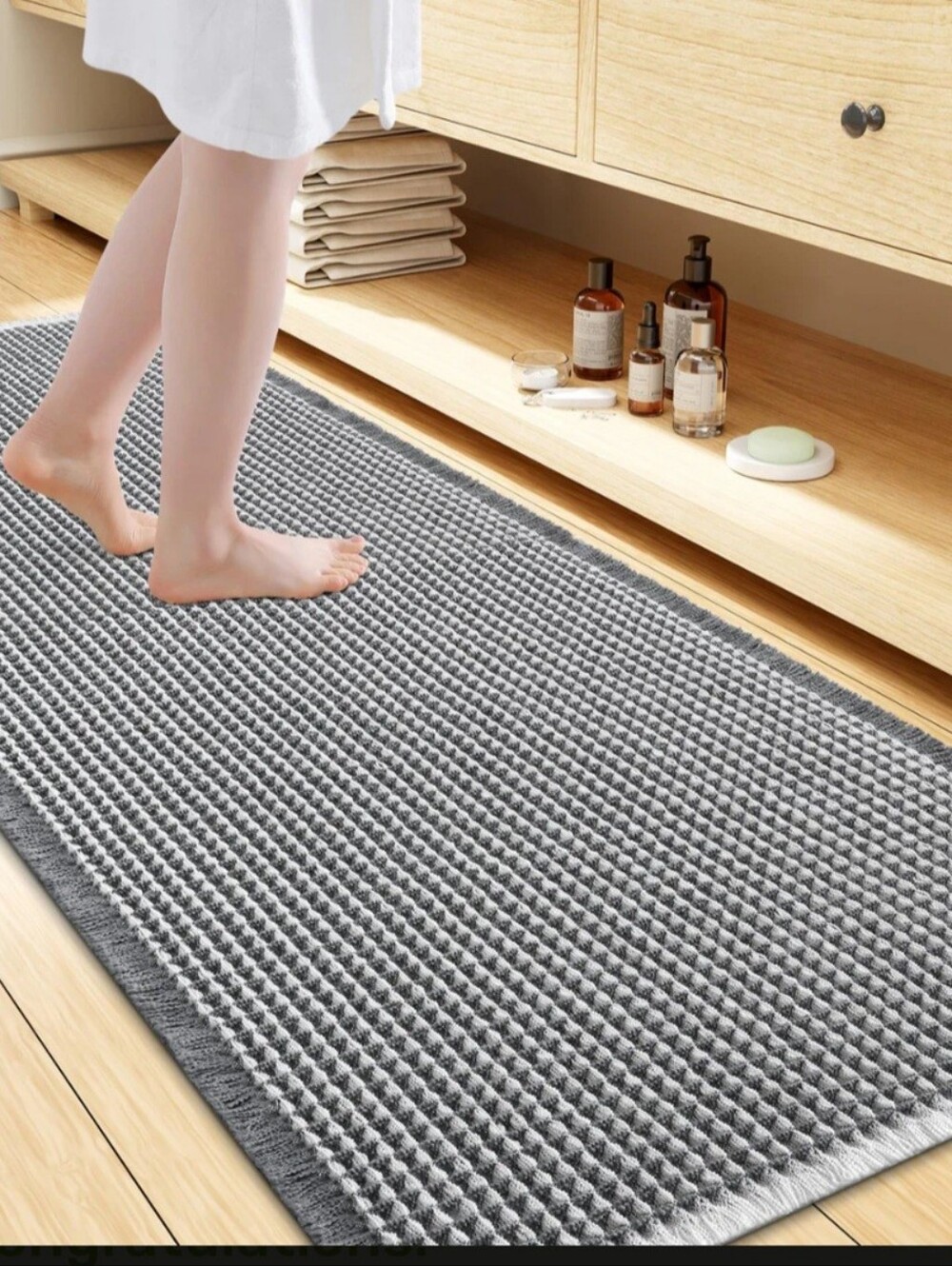 Grey Waffle-Texture Bath Mat - Soft Absorbent Bathroom Rug
